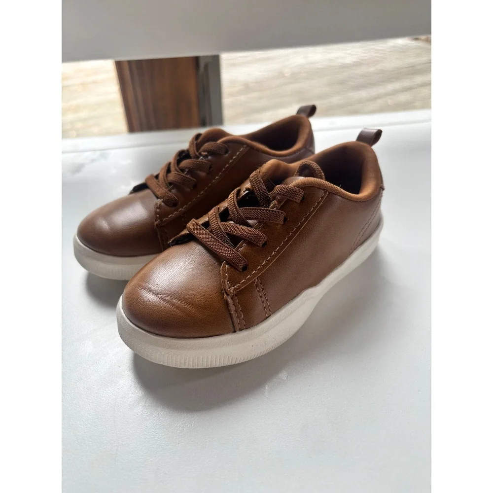 OshKosh Bgosh Kids Size 8 Cognac Brown Faux Leather Low Top Sneakers